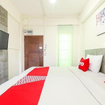 Oyo 412 7 Days Hotel Chiang Mai Dış mekan fotoğraf