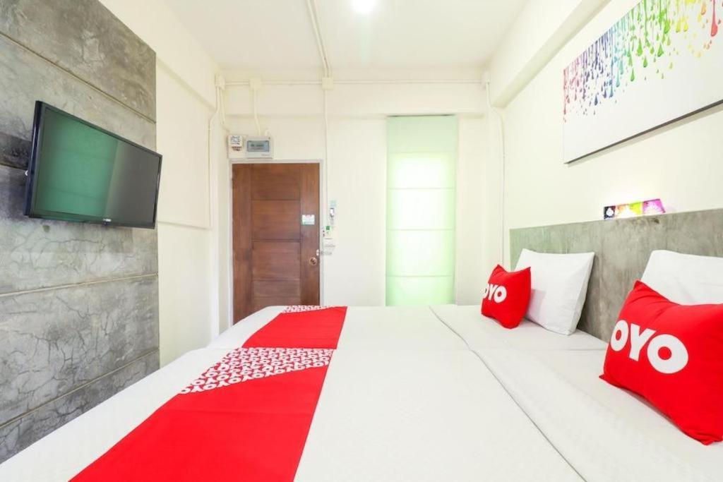 Oyo 412 7 Days Hotel Chiang Mai Dış mekan fotoğraf