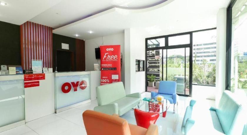 Oyo 412 7 Days Hotel Chiang Mai Dış mekan fotoğraf