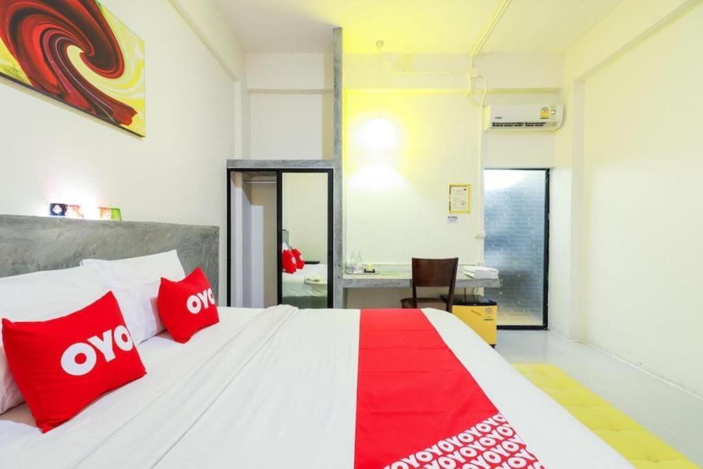 Oyo 412 7 Days Hotel Chiang Mai Dış mekan fotoğraf