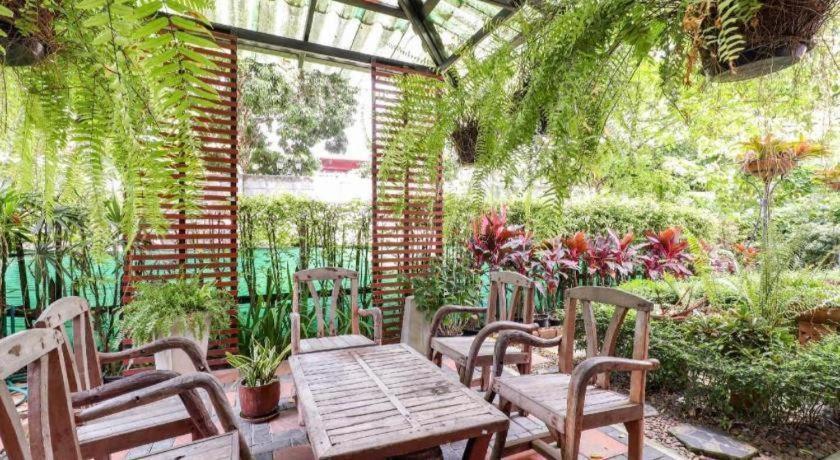 Oyo 412 7 Days Hotel Chiang Mai Dış mekan fotoğraf