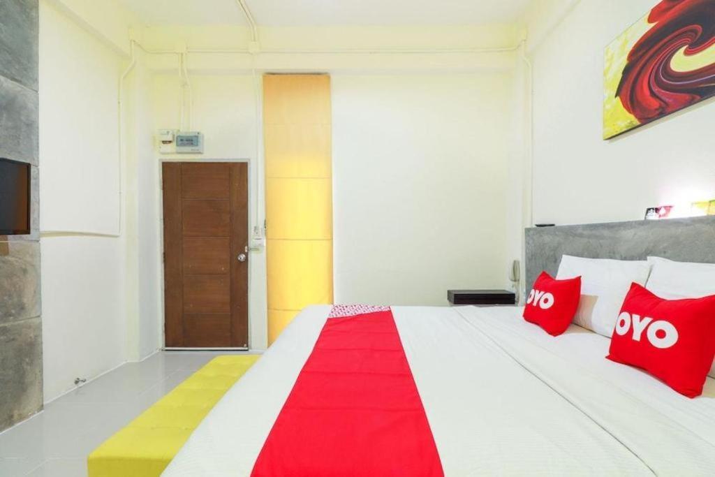 Oyo 412 7 Days Hotel Chiang Mai Dış mekan fotoğraf