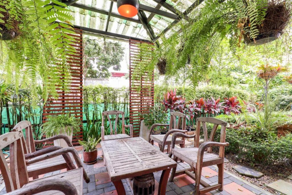 Oyo 412 7 Days Hotel Chiang Mai Dış mekan fotoğraf