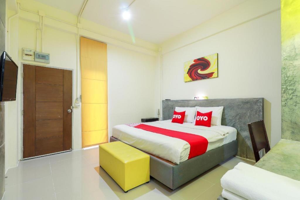 Oyo 412 7 Days Hotel Chiang Mai Dış mekan fotoğraf