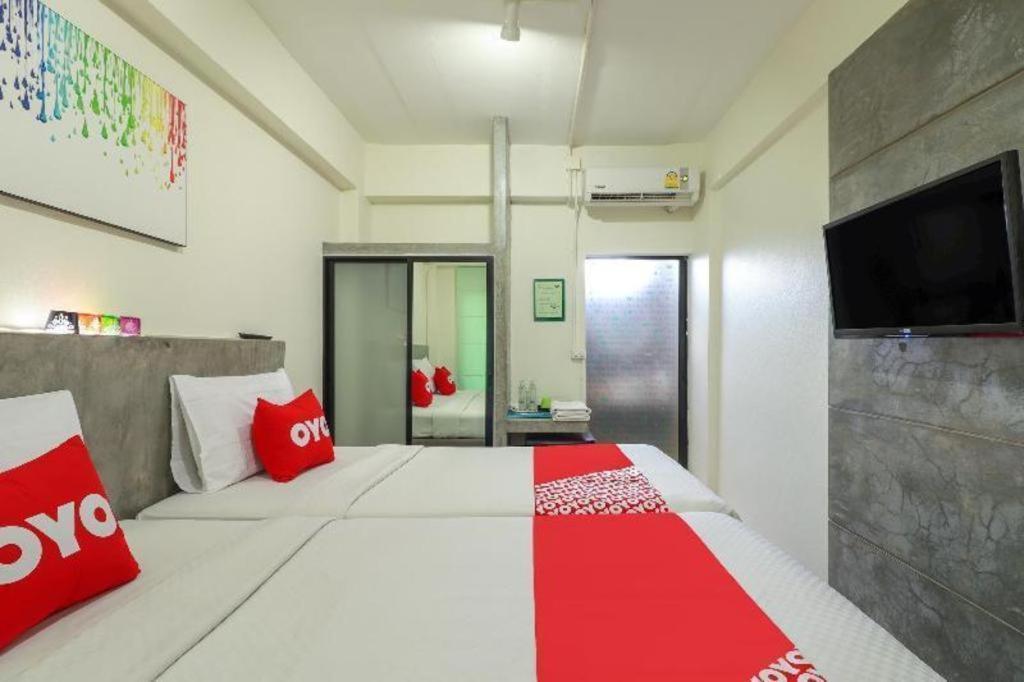 Oyo 412 7 Days Hotel Chiang Mai Dış mekan fotoğraf