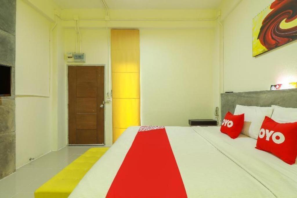 Oyo 412 7 Days Hotel Chiang Mai Dış mekan fotoğraf