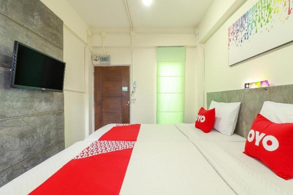 Oyo 412 7 Days Hotel Chiang Mai Dış mekan fotoğraf