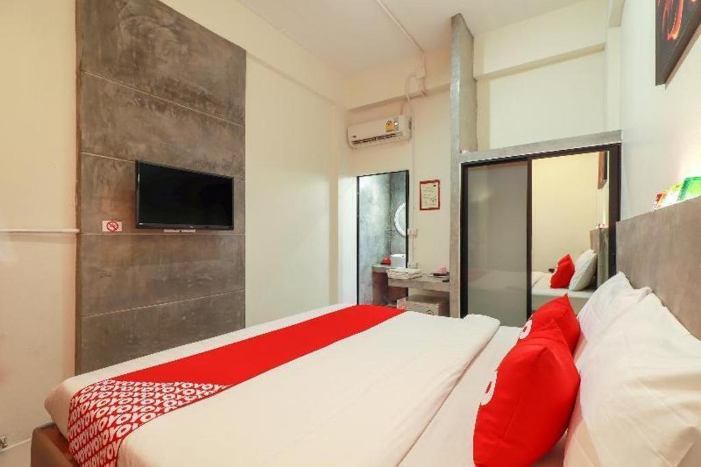 Oyo 412 7 Days Hotel Chiang Mai Dış mekan fotoğraf