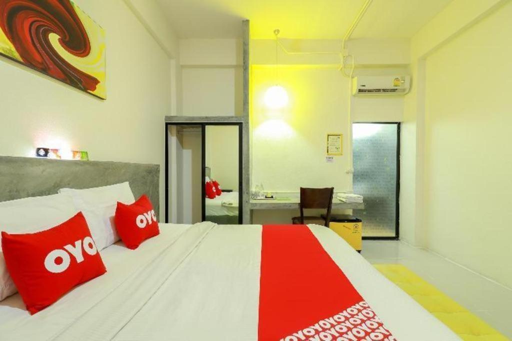 Oyo 412 7 Days Hotel Chiang Mai Dış mekan fotoğraf