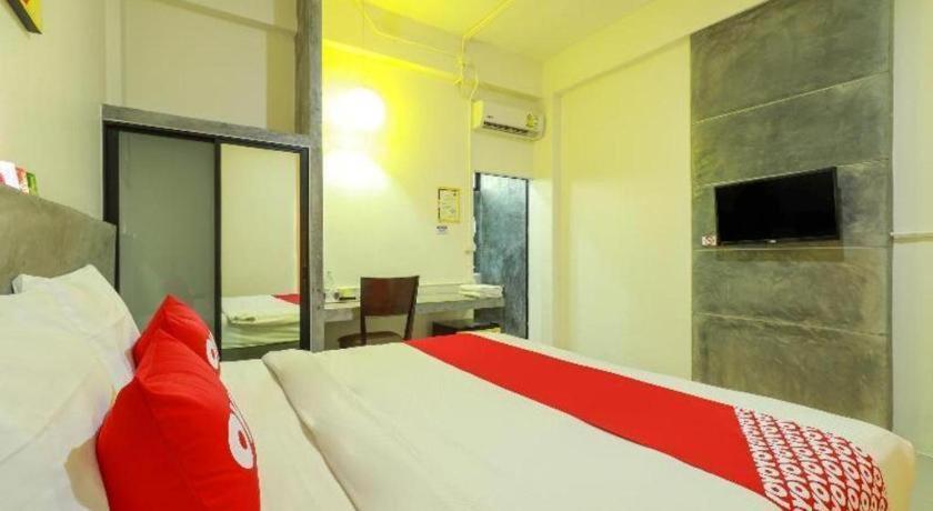 Oyo 412 7 Days Hotel Chiang Mai Dış mekan fotoğraf