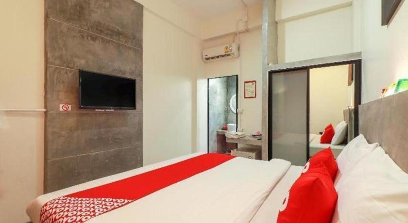 Oyo 412 7 Days Hotel Chiang Mai Dış mekan fotoğraf