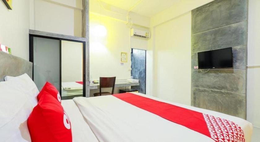 Oyo 412 7 Days Hotel Chiang Mai Dış mekan fotoğraf