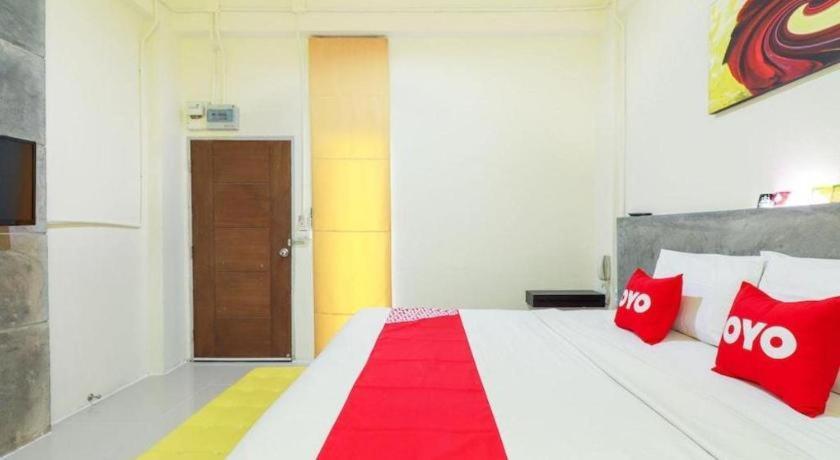 Oyo 412 7 Days Hotel Chiang Mai Dış mekan fotoğraf