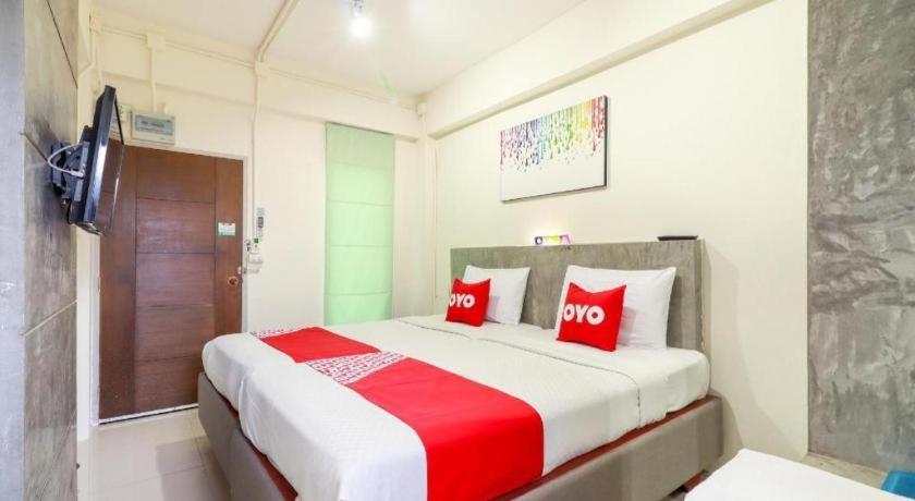 Oyo 412 7 Days Hotel Chiang Mai Dış mekan fotoğraf
