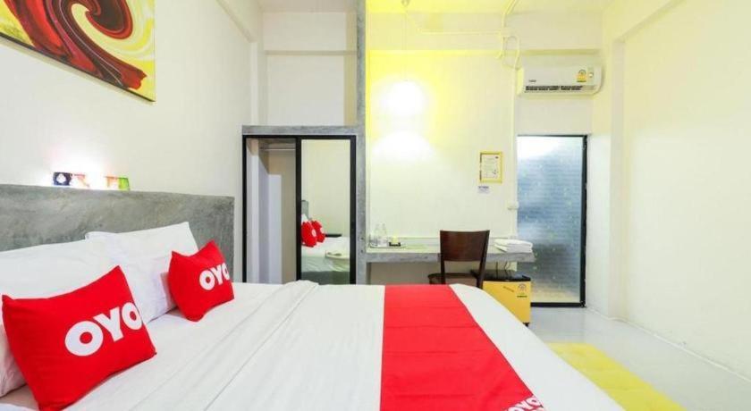 Oyo 412 7 Days Hotel Chiang Mai Dış mekan fotoğraf