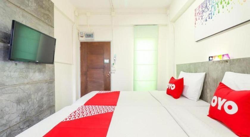 Oyo 412 7 Days Hotel Chiang Mai Dış mekan fotoğraf