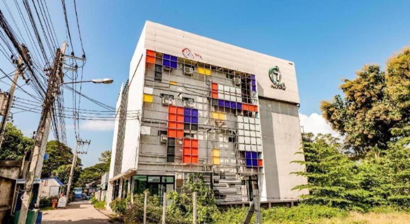 Oyo 412 7 Days Hotel Chiang Mai Dış mekan fotoğraf