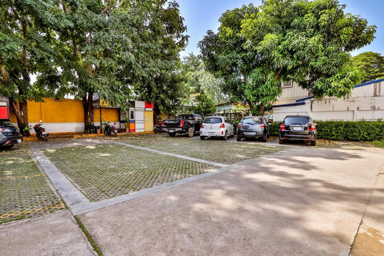 Oyo 412 7 Days Hotel Chiang Mai Dış mekan fotoğraf